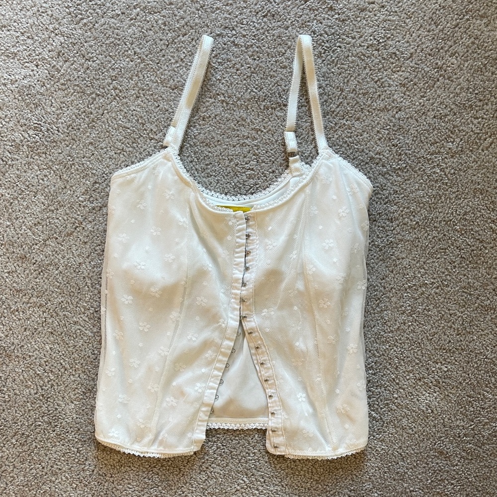 Unif white tank in XS